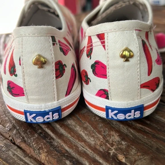 Kate Spade/Keds Red Chile Pepper canvas sneakers with pom pom laces size 7 NWOT - Picture 10 of 14